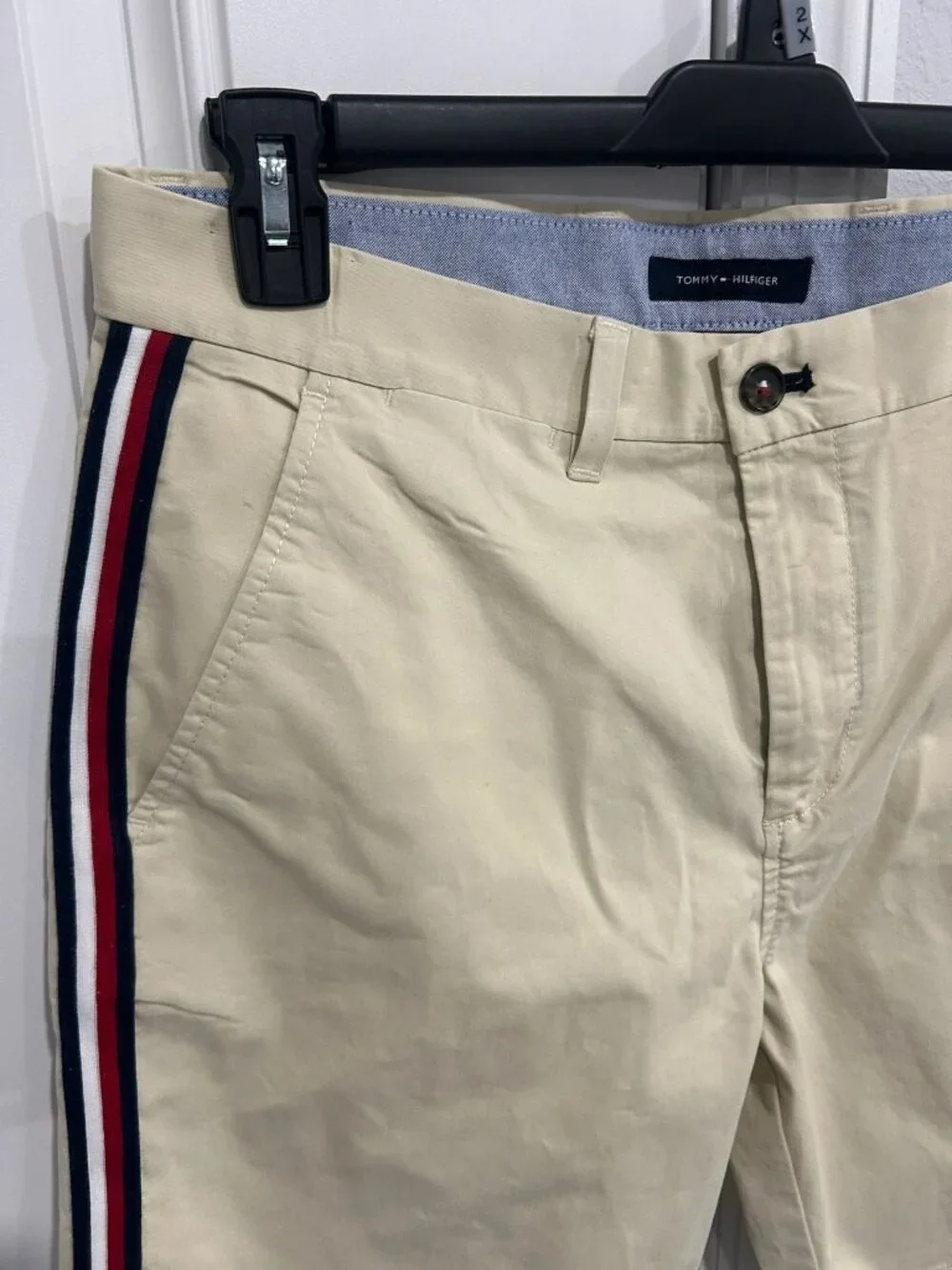 Tommy Hilfiger 33 Mens Beige Chino Shorts Side Stripe Retro Collegiate